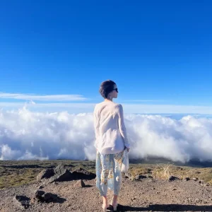 Travel Tips & Chill Lifestyle Hawaii Maui Leleiwi Overlook Trail Cloud Sea